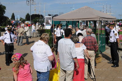 Gdynia. Skwer Kosciuszki. Wymiana zwyklych dwuzlotowek...