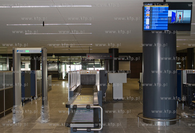 Lotnisko im Lech Walesy w Gdansku - Rebiechowie. Nowo...