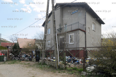 Ul. Pusta w Gdyni Pustkach Cisowskich - na jednej z...