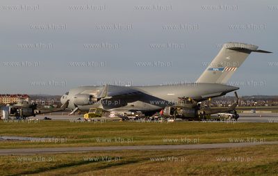 Na gdanskim lotnisku wyladowal Boeing C 17 Globemaster...