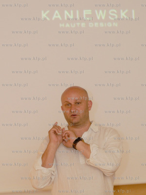 Janusz Kaniewski, polski projektant, ktory pracowal...