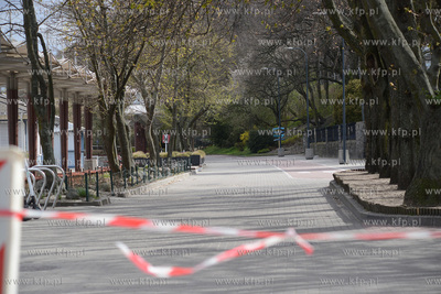 Gdynia w czasie epidemii koronawirusa COVID-19. Zamkniete...