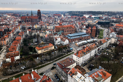 Panorama Gdańska. Widok na ulicę Podwale Staromiejskie....