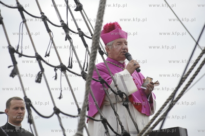 Gdansk.V Morski Odpust Sw. Dominika. Uczestnicy procesji...