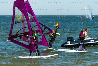 Plaza w Sopocie, przy Sopockim Klubie Zeglarskim. Briefing...