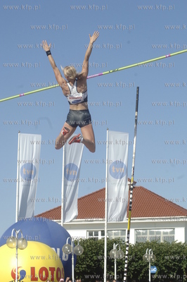 Molo w Sopocie - konkurs skokow "Tyczka na molo" ....