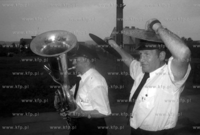 Deszczowe dozynki w Somoninie na Kaszubach. 08.1996...