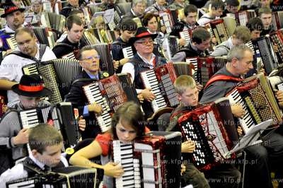 Kartuzy. Dzien Jednosci Kaszubow. Podczas uroczystosci...
