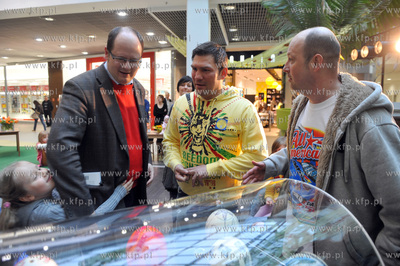 Akcja Dobroczynna Wielkanoc z Pompa w Galerii Handlowej...