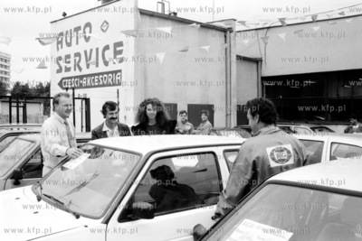 Salon i warsztat samochodow firmy BIG Autohandel w...