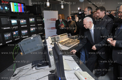 W gdanskim Osrodku Telewizji Polskiej nastapilo uroczyste...