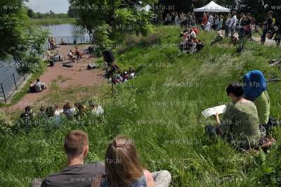 Streetwaves czyli artystyczna akcja miejska w Gdansku...