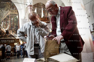 Gdansk. Dwor Artusa. Konferencja poswiecona 145-leciu...