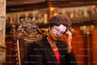 Gdańsk. Dwór Artusa. Promocja ksiazki Danuta Walesa...