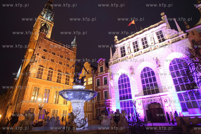 Wyremontowana fasada Dworu Artusa  w Gdansku.
28.11.2014
fot....