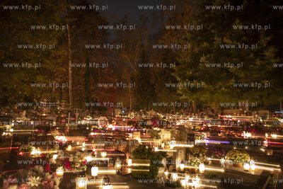 Wszystkich Świętych na cmentarzu katolickim w Sopocie.
01.11.2019
fot....