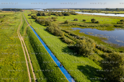 Wiślana Trasa Rowerowa (odcinek Kiezmar - Błotnik)....