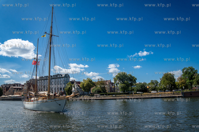 Żaglowiec Generał Zaruski wypłyną, w 101-dniową...
