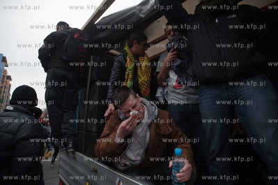 Berlin. Demonstracja grup lewicowych i antyfaszystow...