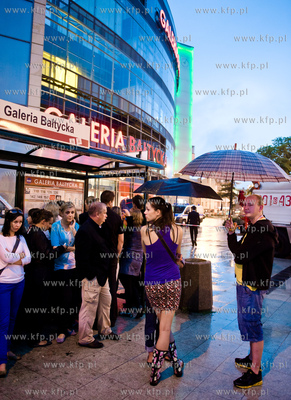 Gdansk Wrzeszcz. Ewakuacja Centrum Hadlowego Galeria...