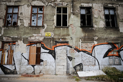 Gdansk. Zdewastowane, przeznaczone do rozbiorki budynki...