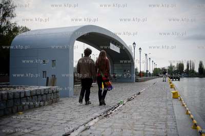 Gdansk. Przystanek tramwaju wodnego przy Nabrzezu Barkowym...