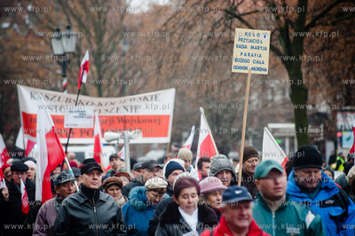 Gdansk. Marsz sympatykow Prawa i Sprawiedliwosci oraz...