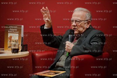 Gdansk. Biblioteka Manhattan w CH Manhattan. Spotkanie...