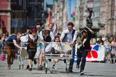 Gdansk. Dlugi Targ. Neptunalia. Wyscigi lozek szpitalnych.
18.05.2013
fot....