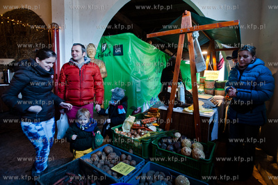 Gdynia. Zabytkowa wozownia w Parku Kolibki. Eko - Targi...