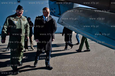 Siemirowice. 44 Baza Lotnictwa Morskiego. Wizyta premiara...