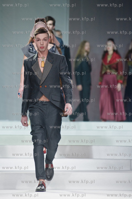 Centrum Stocznia Gdansk. Gala Amber Look Trends & Styles...