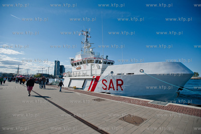 Gdynia. Nabrzeze Pomorskie. Udostepniona do zwiedzania...