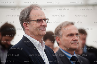 Gdynia. Uroczystosc podpisania aktu erekcyjnego i wmurowanie...