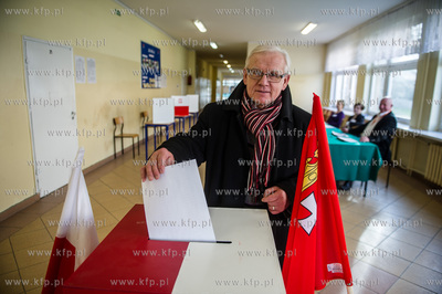 Gdansk. Obwodowa Komisja ds. Wyborow do Rady Dzielnicy...
