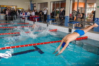 Pruszcz Gdanski. Uroczyste otwarcie krytej
plywalni...