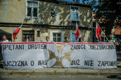 Gdansk. Orunia. Plac przy kosciele sw. Jana Bosko....