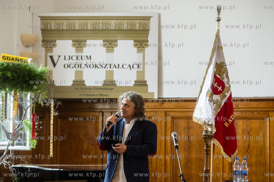 Gdansk. Oliwa. V Liceum Ogolnoksztalcace. Sesja Rady...