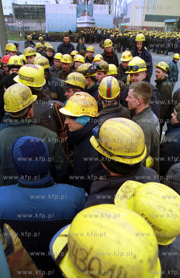Strajk w Stoczni Gdynia S.A.18.02.2002fot. Wojtek...