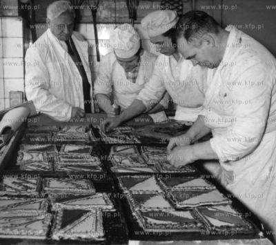 Cukiernicy z Zakladu Cukierniczego Gdanskiego Zakladu...