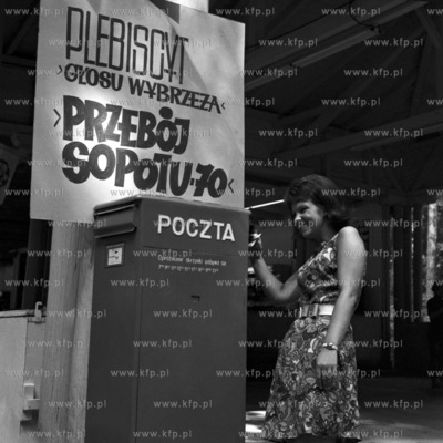 X Miedzynarodowy Festiwal Piosenki w Sopocie. Na zdjeciu...