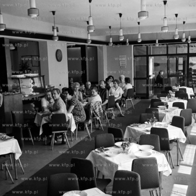 Jadlodalnia Przedzamcze w Malborku. 
02.06.1973
1czerwiec73_z.kosycarz_p3
Fot....