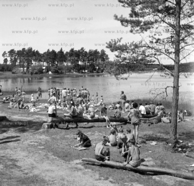 Letni odpoczynek nad kaszubskim jeziorem w Borowie....