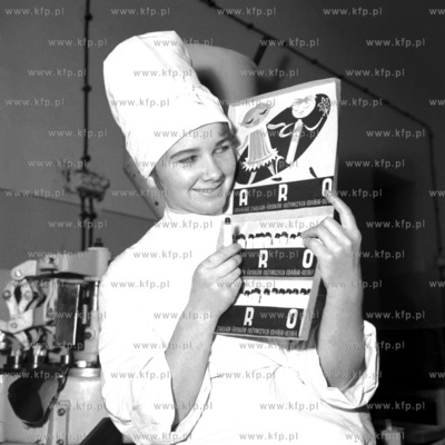 Pracownica Gdańskich Zakładów Środków Odżywczych...