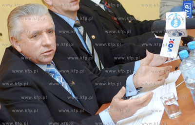 Koszalin. Konferencja prasowa wicepremiera i ministra...