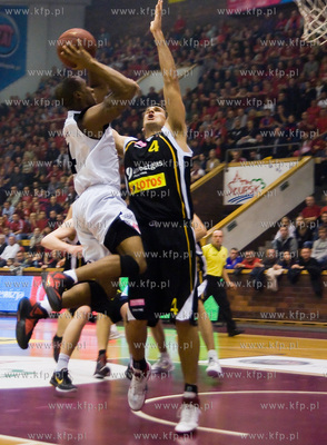 Hala Gryfia w Slupsku. Energa Czarni Slupsk wygrala...