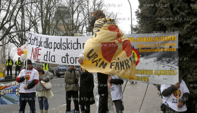 Przed szczecinskim Urzedem Wojewodzkim odbyla się...