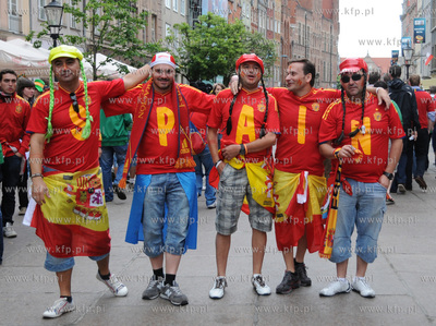 Gdansk. Kibice z Hiszpanii i Irlandii opanowali gdanska...