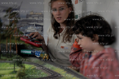 Makieta kolejowa ustawiona w kontenerze na obrzezach...