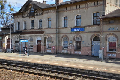 Dworzec PKP w Redzie. 20.04.2013 fot. Andrzej J. Gojke...